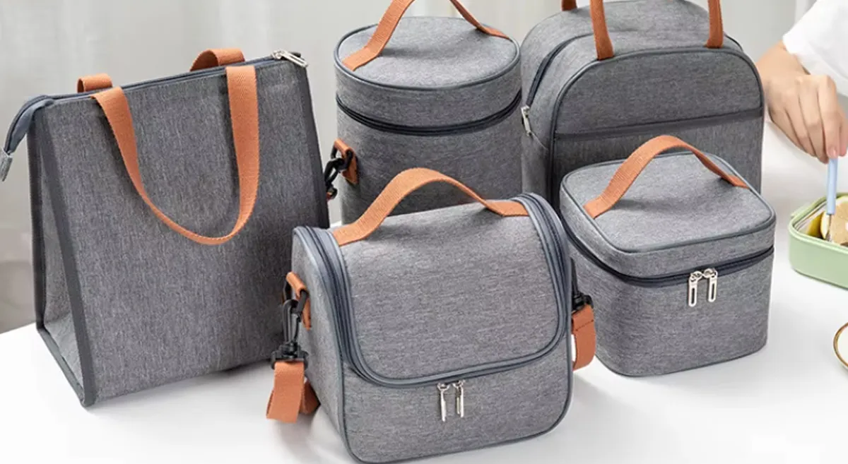 how to clean a lunch bag 1