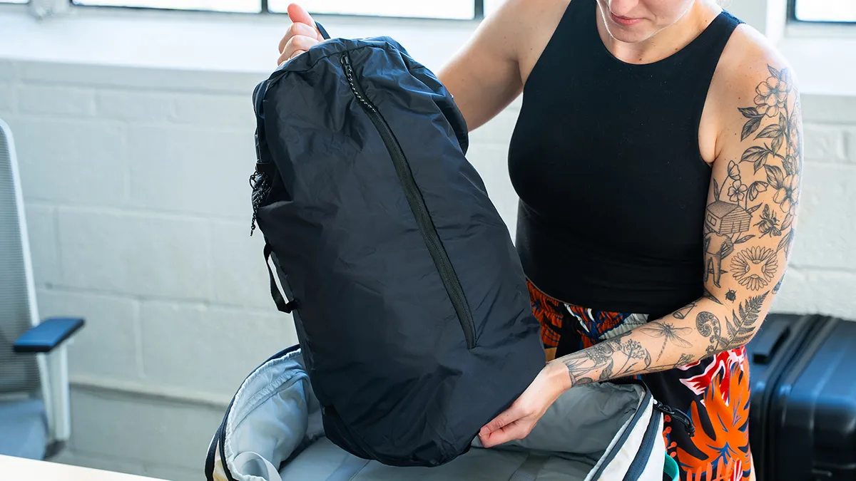 best backpack laundry bag features