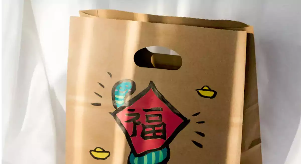 visual appeal brand image in gift packaging